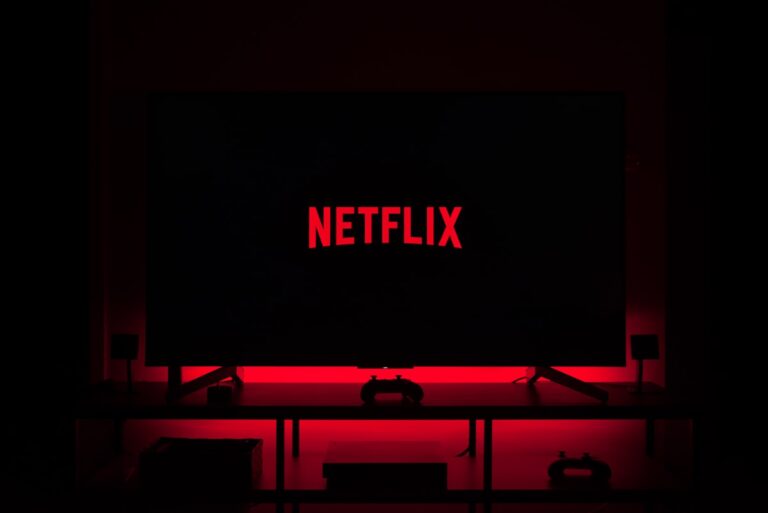 IPTV vs Netflix comparaison 2026